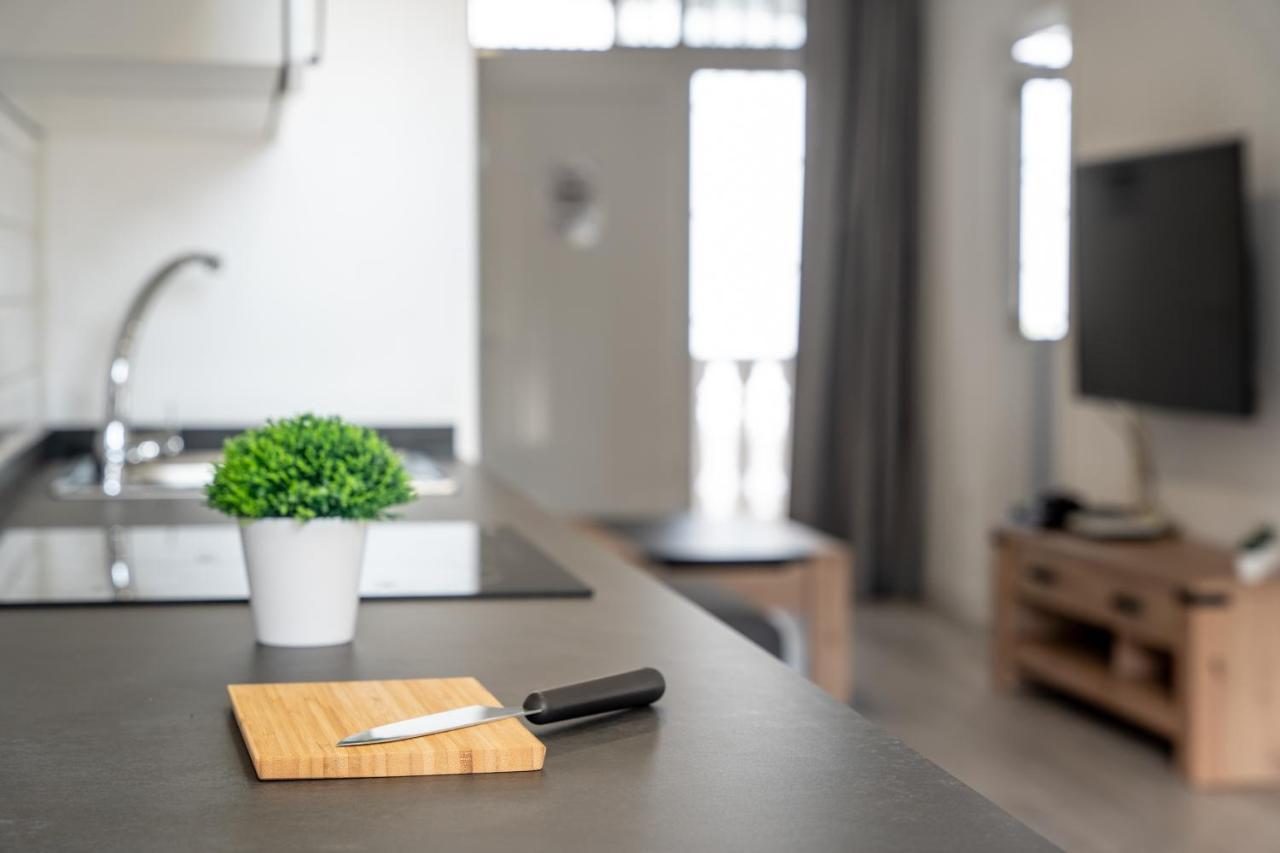 Las Rosas Sunset Apartment أرونا المظهر الخارجي الصورة